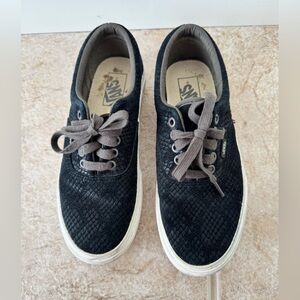 Van's Platform Tennis shoes